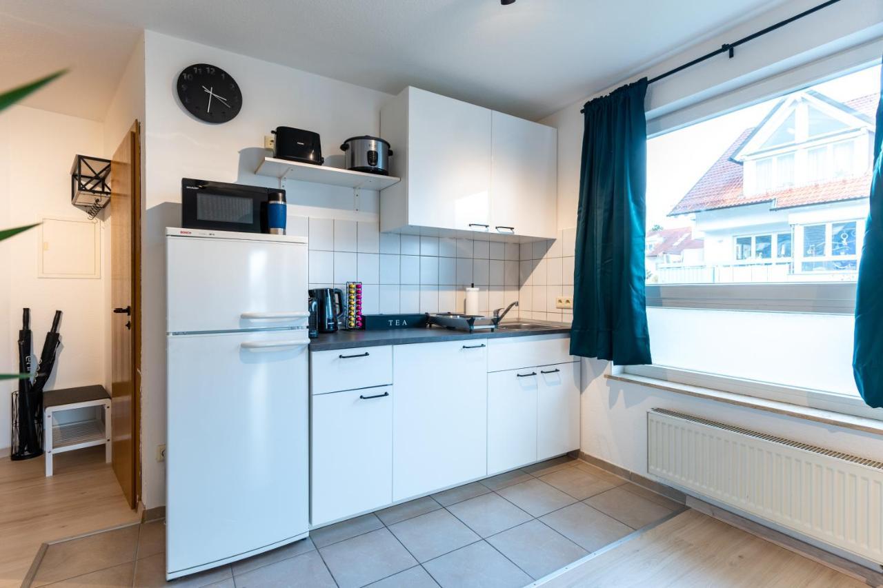 Mercedes I Stuttgart I Kitchen I Home Office I Parkplatz Böblingen Eksteriør billede